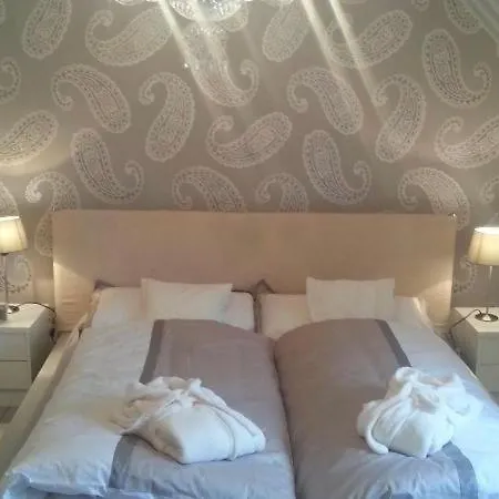 Wohnung Mit Zwei Schlafzimmern Metro. Апартаменты Байройт